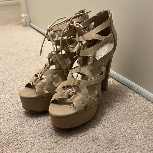 High nude heels - Picture 5 of 6